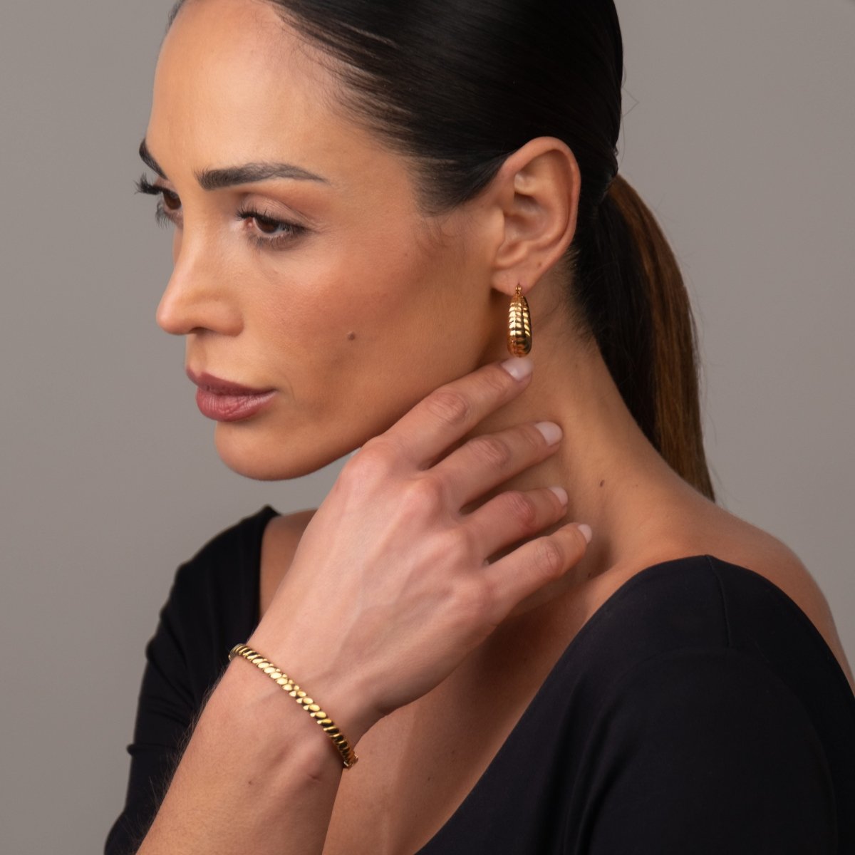 Bangle Pisa Cuff Bracelet 18K Gold Plated in 18K gold-plated – Meiva bracelet view 8