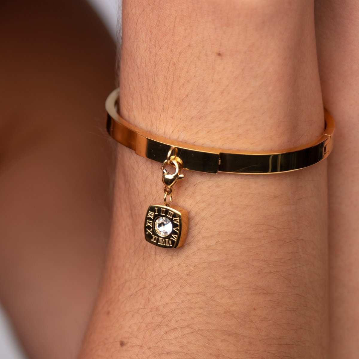 Bangle Square Charm 18K Gold-Plated Cuff Bracelet in 18K gold-plated – Meiva bracelet view 4