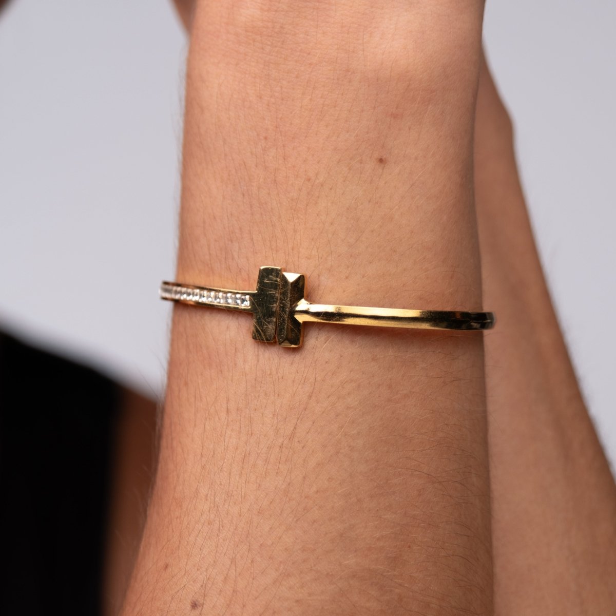 Bangle T-Bar Elegance Cuff Bracelet 18K Gold-Plated in 18K gold-plated – Meiva bracelet view 4