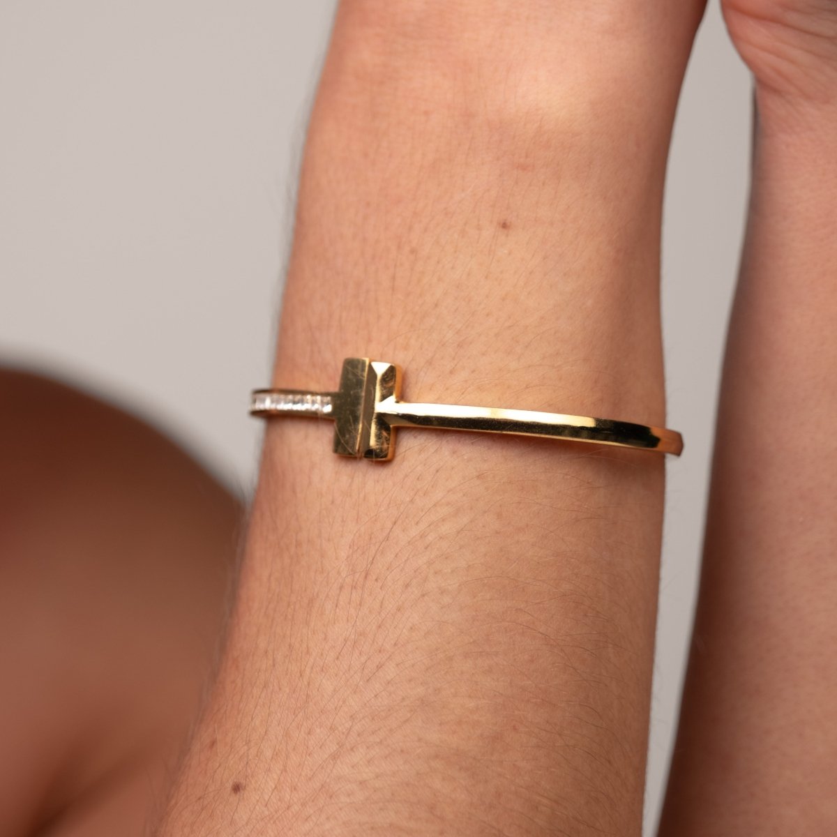Bangle T-Bar Elegance Cuff Bracelet 18K Gold-Plated in 18K gold-plated – Meiva bracelet view 6