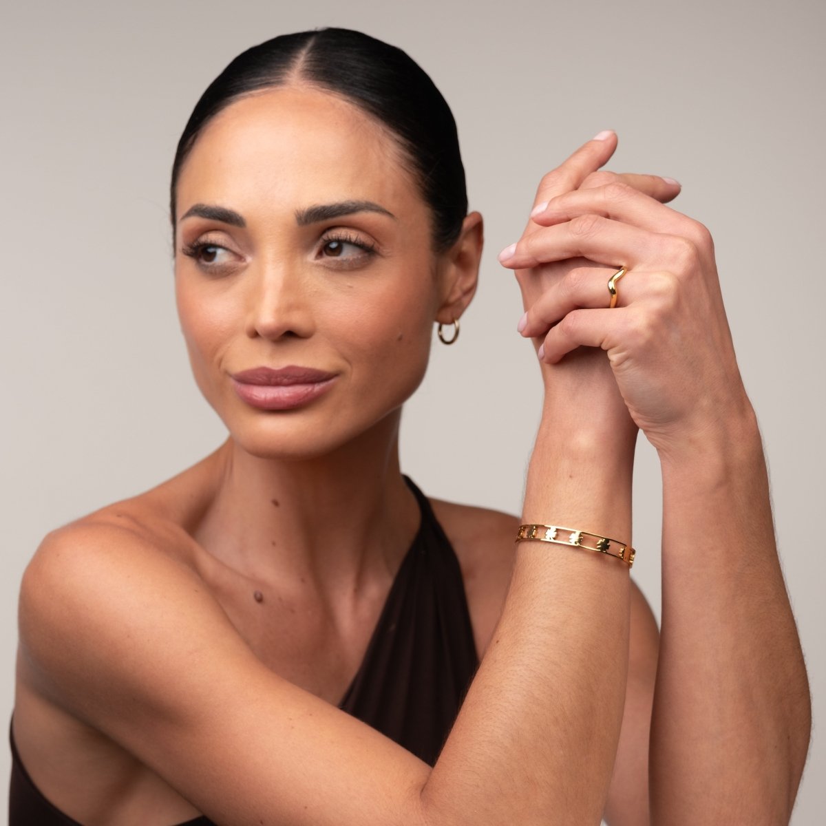 Bangle Open Clover Cuff Bracelet 18K Gold Plated in 18K gold-plated – Meiva bracelet view 9