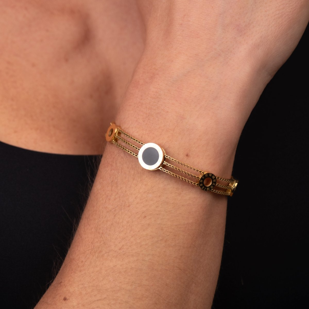 Bangle Triple Onyx Cuff Bracelet 18K Gold Plated in 18K gold-plated – Meiva bracelet view 5
