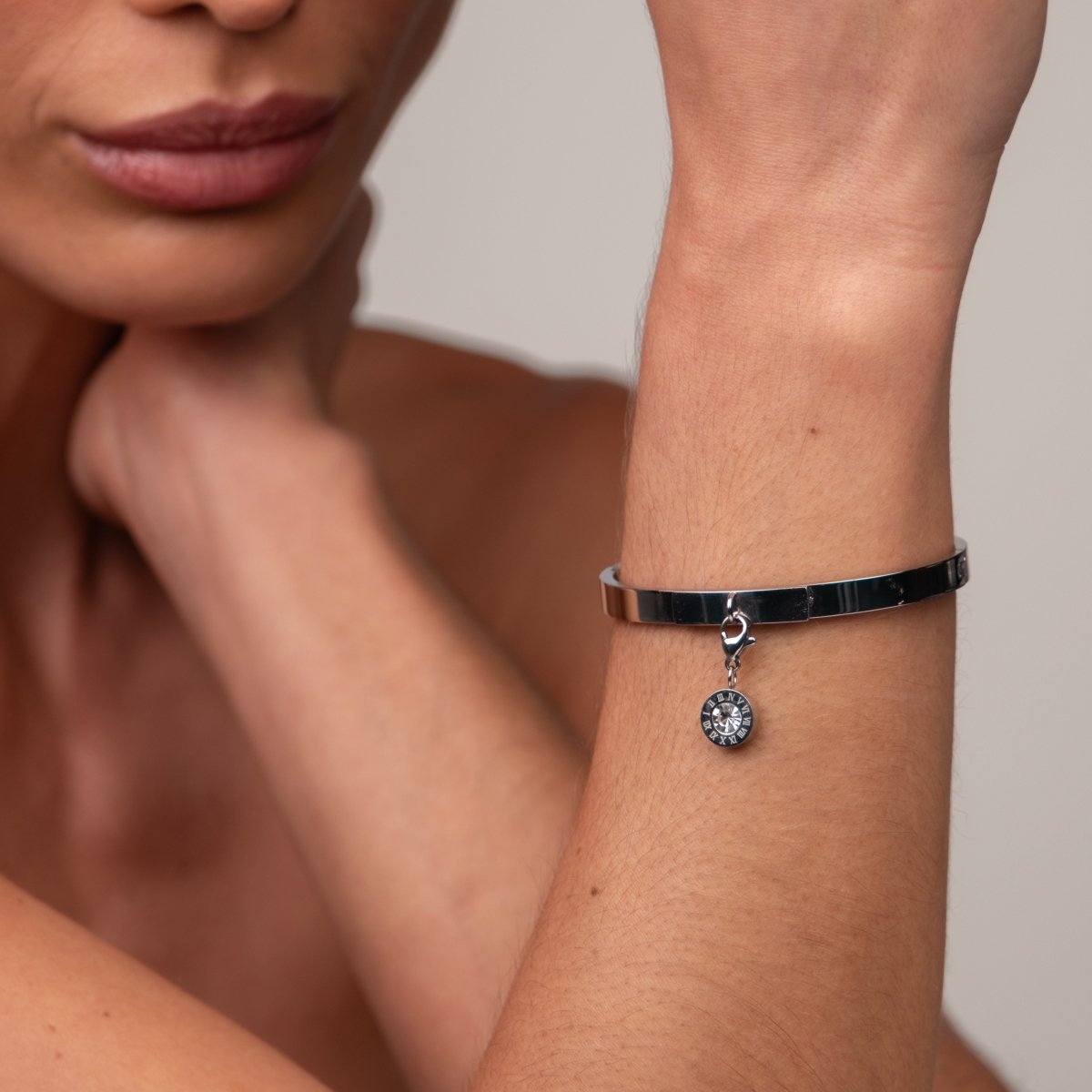 Bangle Uniq Cuff Bracelet Silver – Meiva bracelet view 7