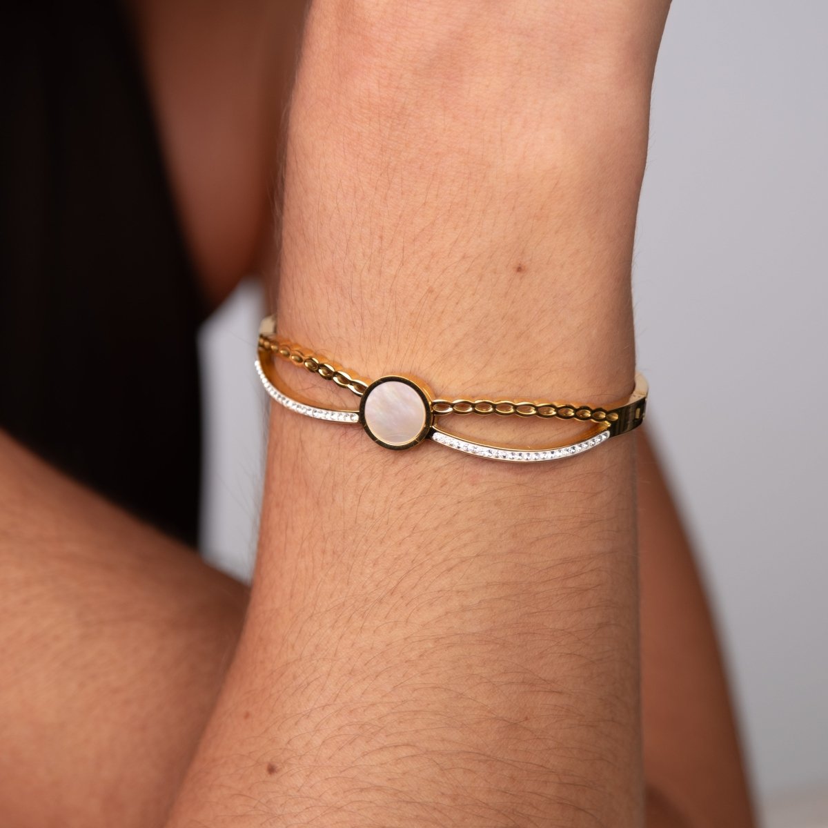 Bangle Venus Cuff Bracelet 18K Gold Plated in 18K gold-plated – Meiva bracelet view 6