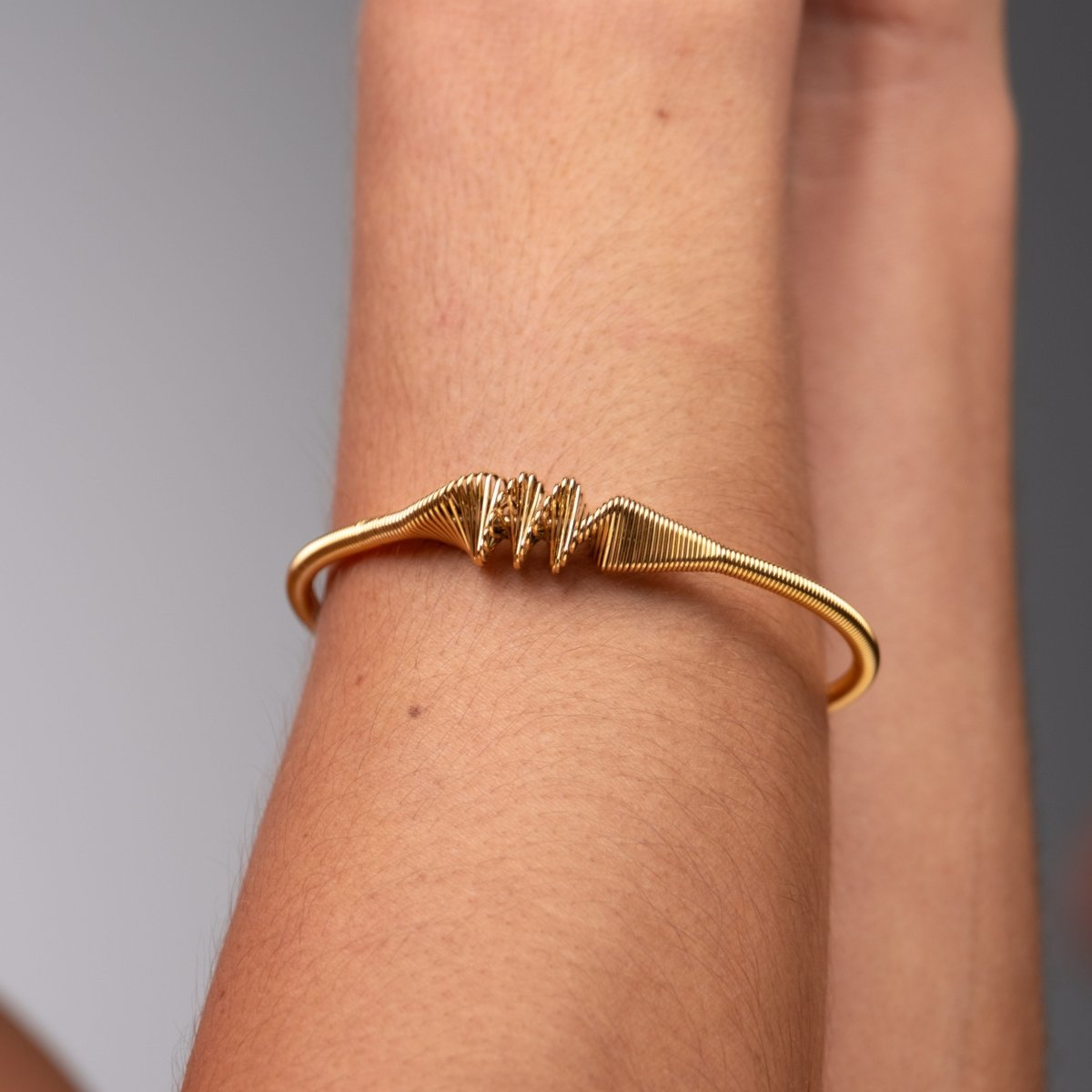 Bangle Wave Cuff Bracelet 18K Gold-Plated in 18K gold-plated – Meiva bracelet view 8