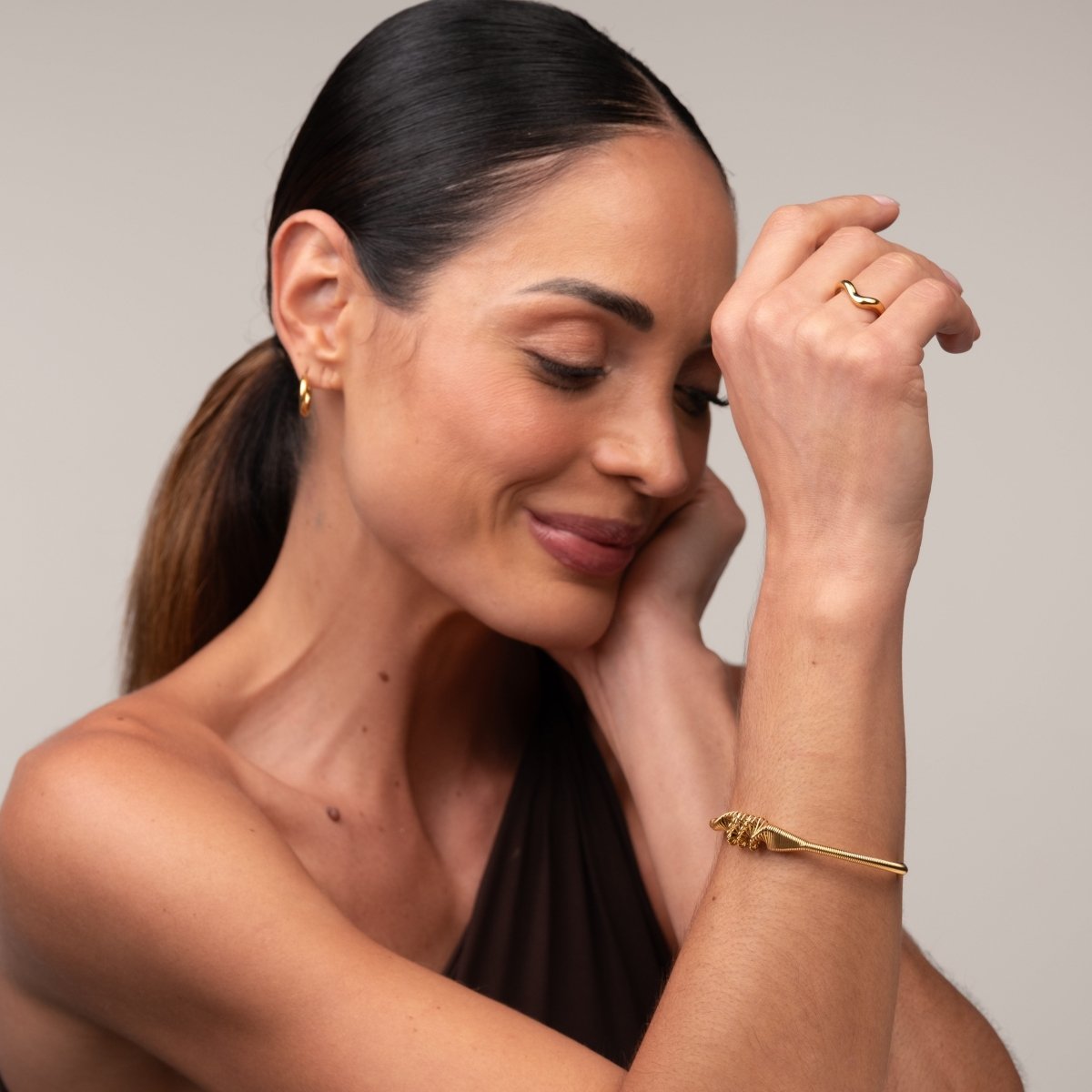 Bangle Wave Cuff Bracelet 18K Gold-Plated in 18K gold-plated – Meiva bracelet view 9