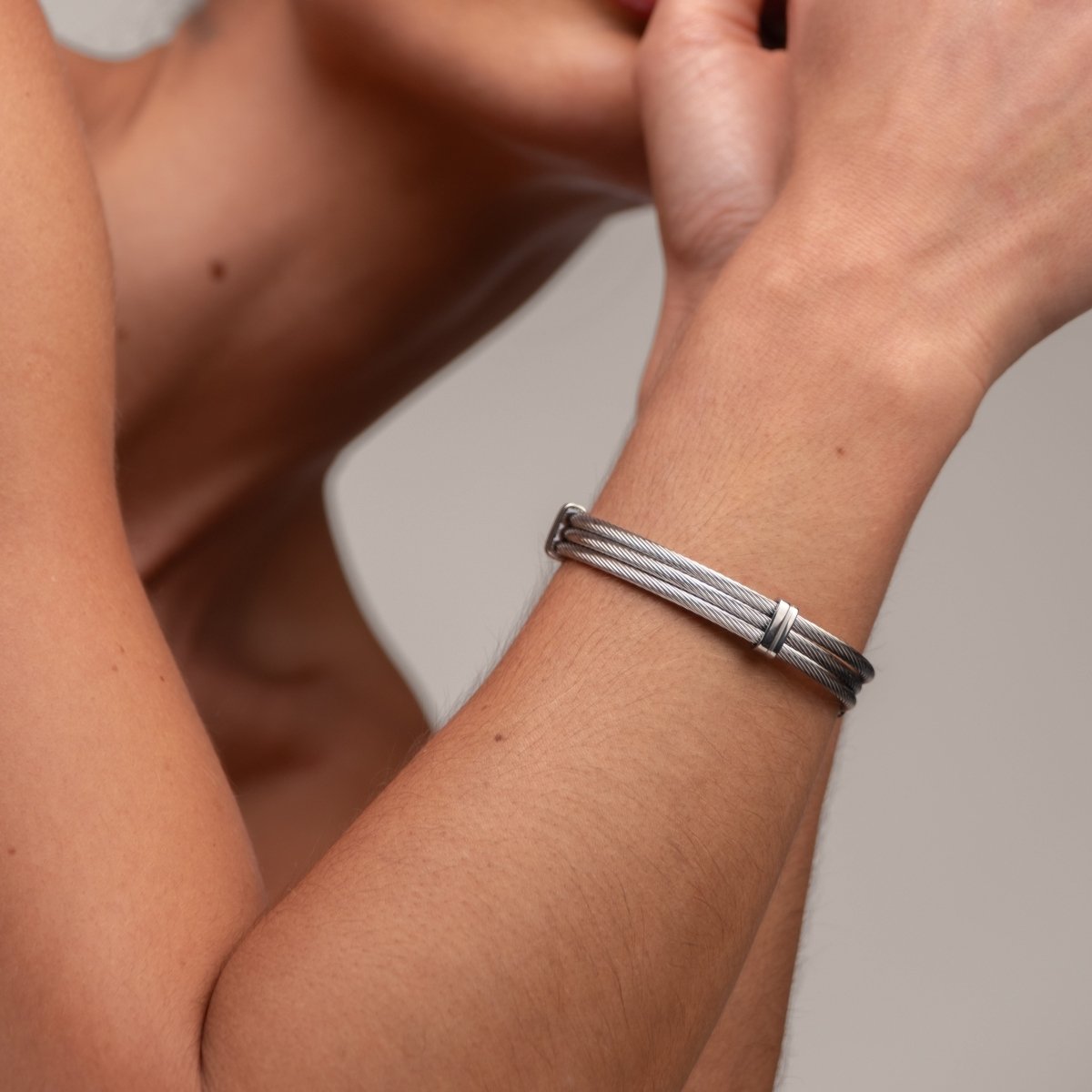 Bangle Wire Cuff Bracelet Silver – Meiva bracelet view 3