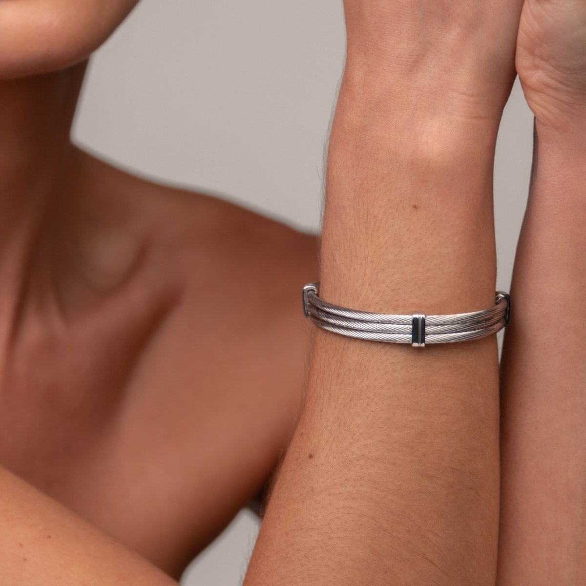 Bangle Wire Cuff Bracelet Silver – Meiva bracelet view 4