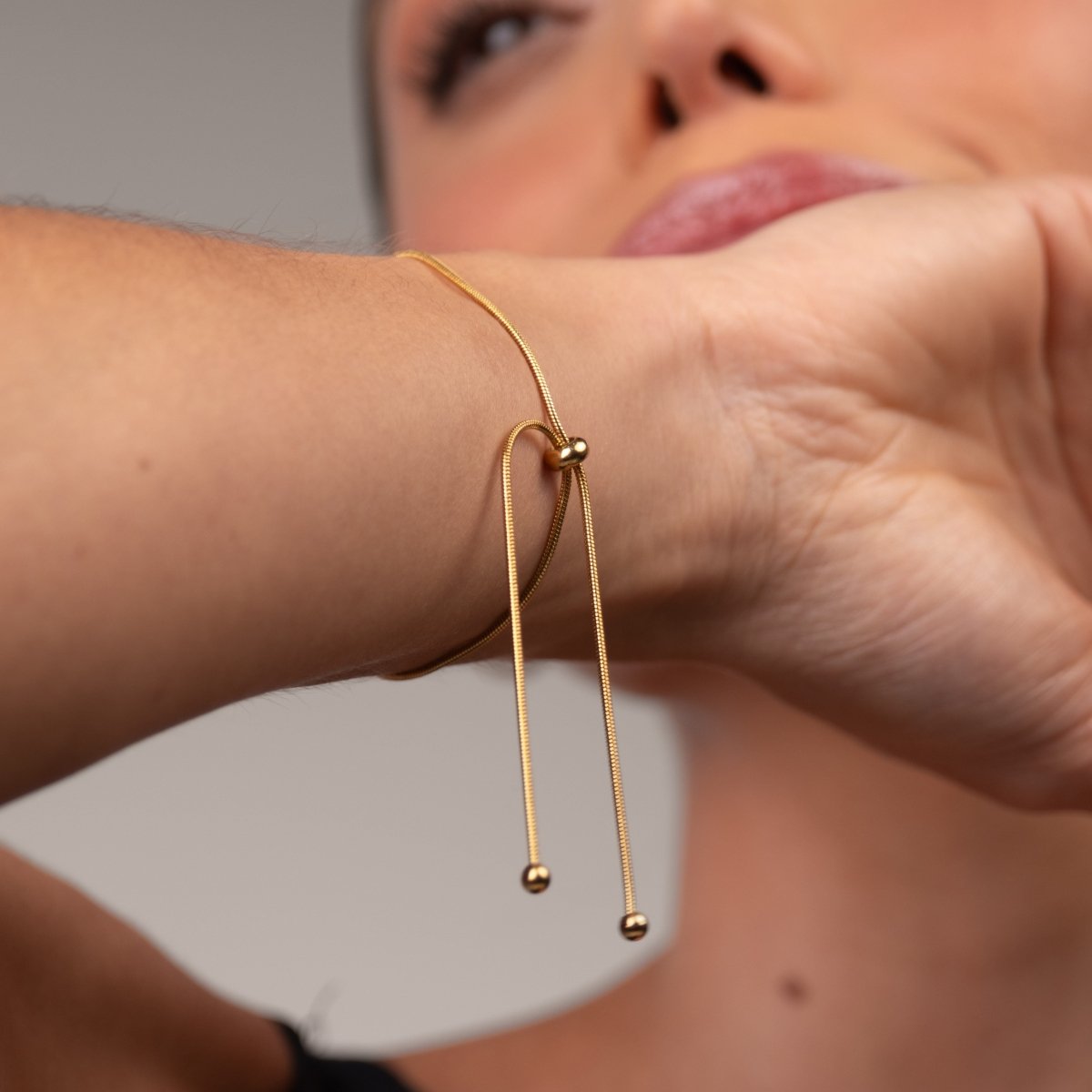 Bracelet Thin Adjustable 18K Gold-Plated in 18K gold-plated – Meiva bracelet view 3