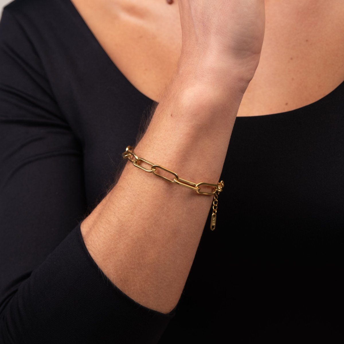 Bracelet Celina Chain Link 18K Gold-Plated in 18K gold-plated – Meiva necklace view 3