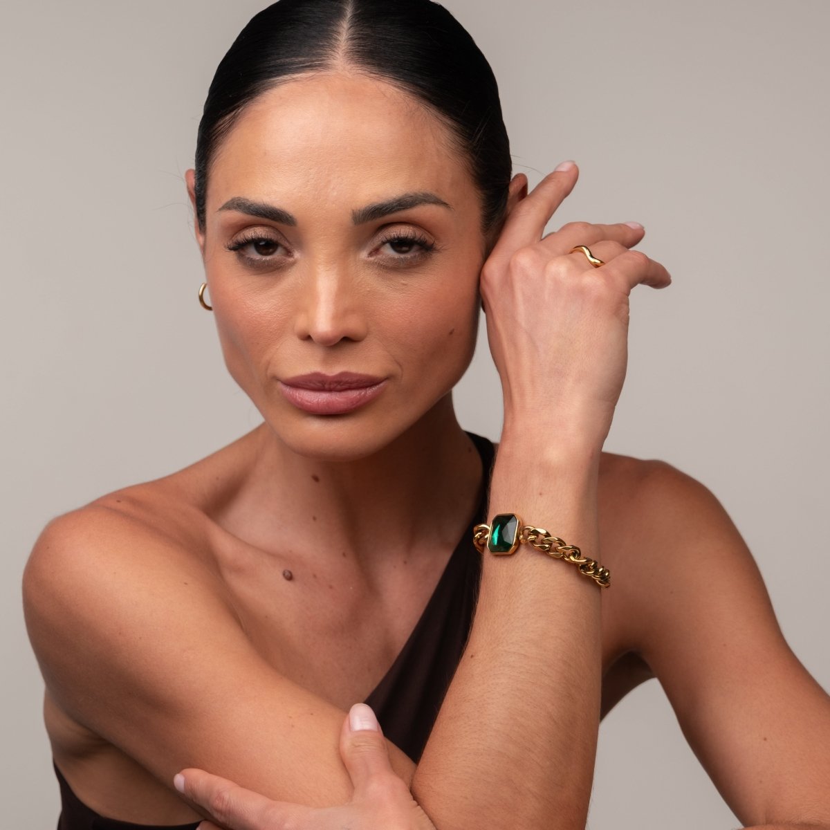 Bracelet Rich Emerald Green Stone 18K Gold-Plated in 18K gold-plated – Meiva bracelet view 5