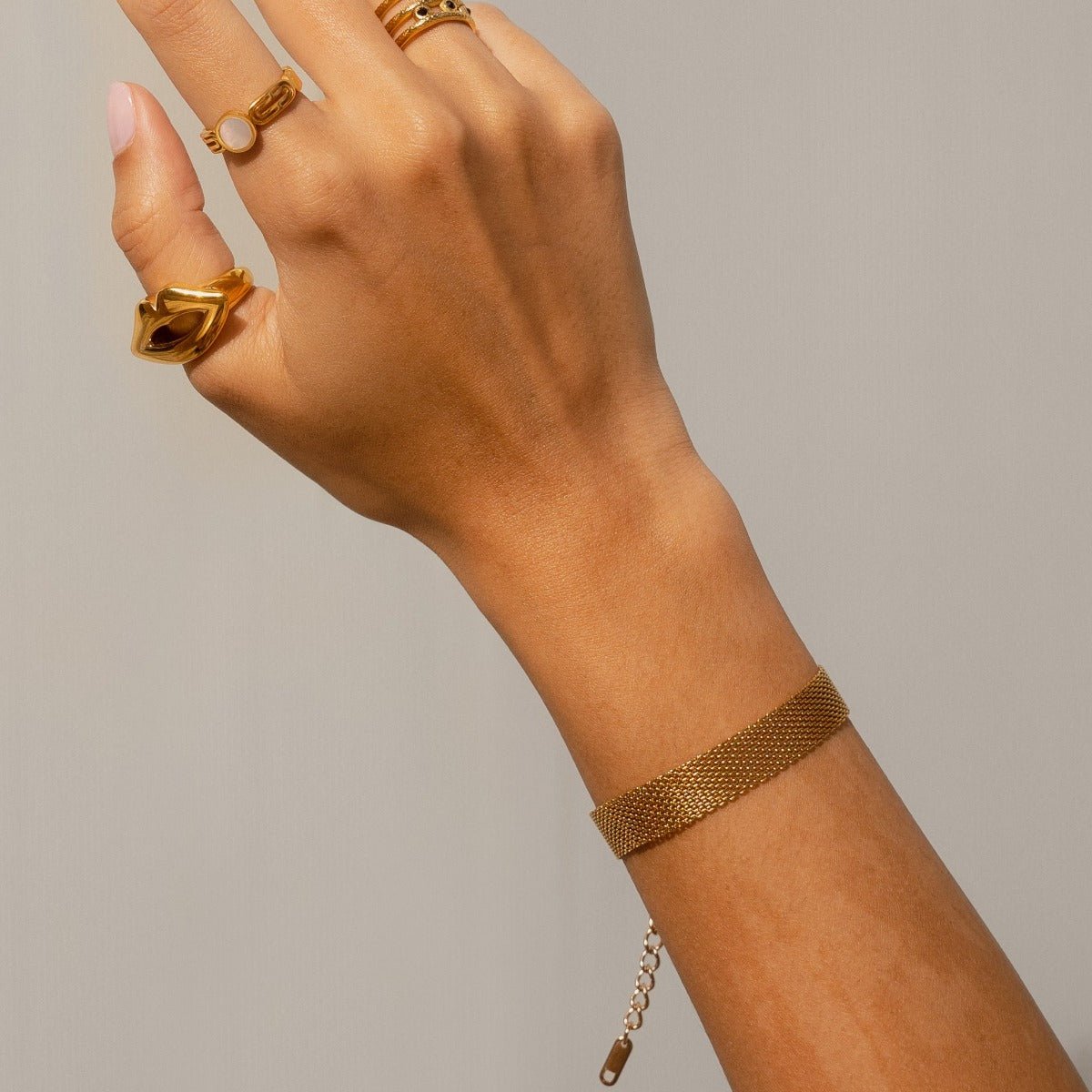 Bracelet Smooth Woven 18K Gold-Plated in 18K gold-plated – Meiva bracelet view 2