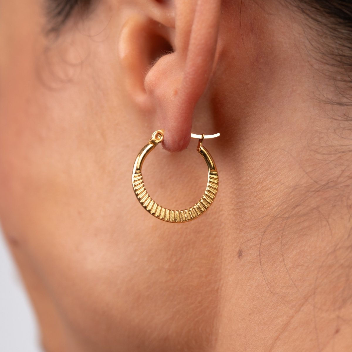 Earrings Catania 18K Gold-Plated Hoop in 18K gold-plated – Meiva earrings view 4