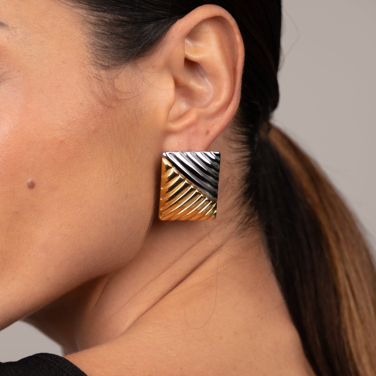 Earrings Dual Square Two-Tone Gold and Silver – Meiva earrings view 2
