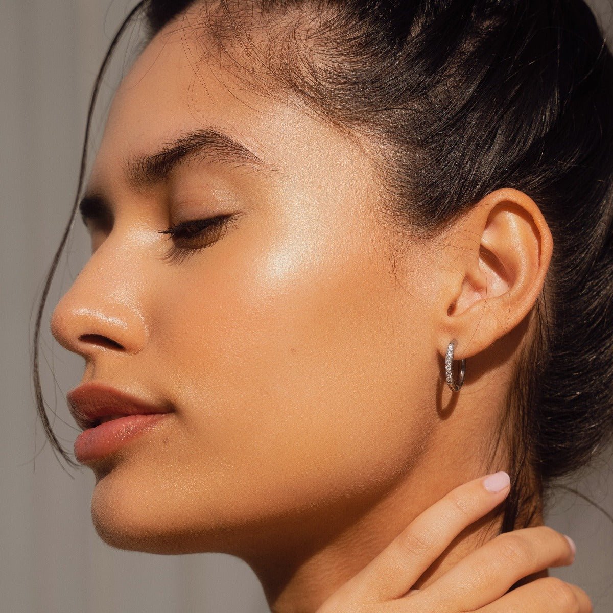 Hoop Earrings Arielle Hoop Earrings Silver – Meiva earrings view 3