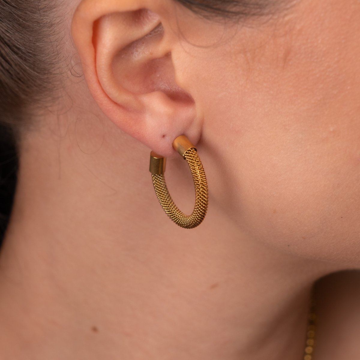 Hoop Earrings Isabella Mesh Hoop Earrings 18K Gold Plated in 18K gold-plated – Meiva earrings view 5