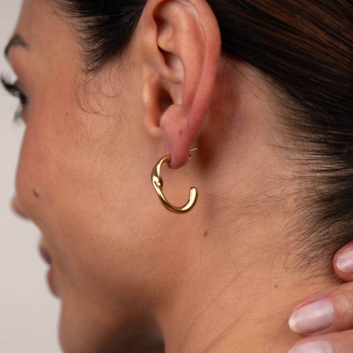 Hoop Earrings Luci Hoop Earring Gold Plated 18K in 18K gold-plated – Meiva earrings view 3