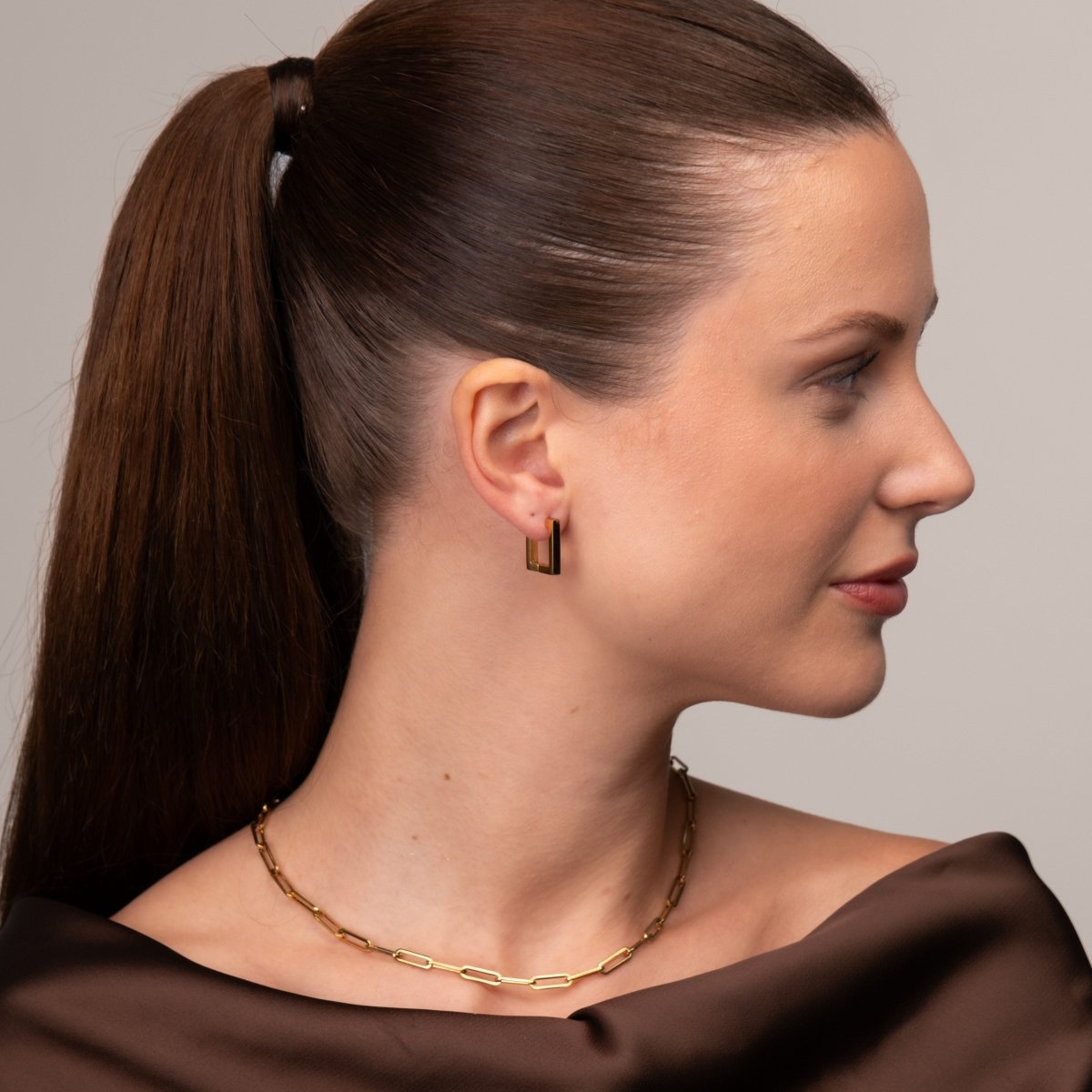 Hoop Earrings Leonor Square Hoop Earrings 18K Gold-Plated in 18K gold-plated – Meiva earrings view 11