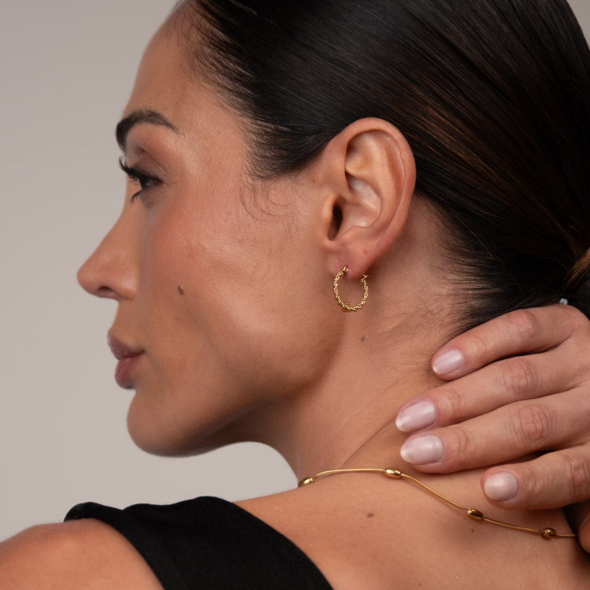 Hoop Earrings Textured Hoop Earring Gold Plated 18K in 18K gold-plated – Meiva earrings view 13