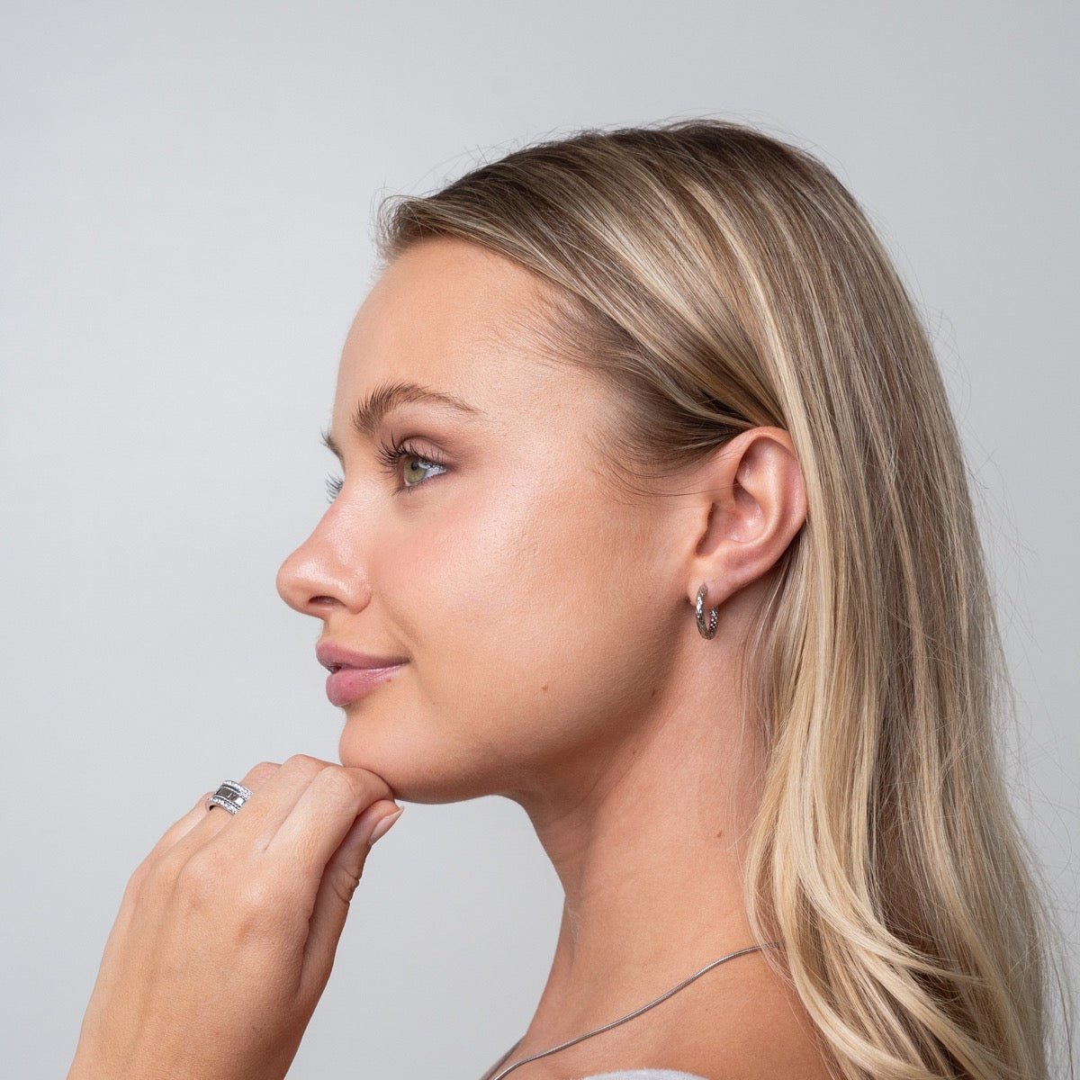 Hoop Earrings Textured Hoop Earrings Silver – Meiva earrings view 3