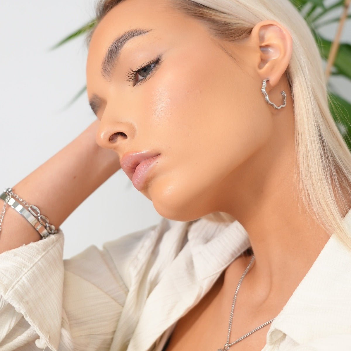 Hoop Earrings Silver Wavy Texture Hoop Earrings – Meiva earrings view 3