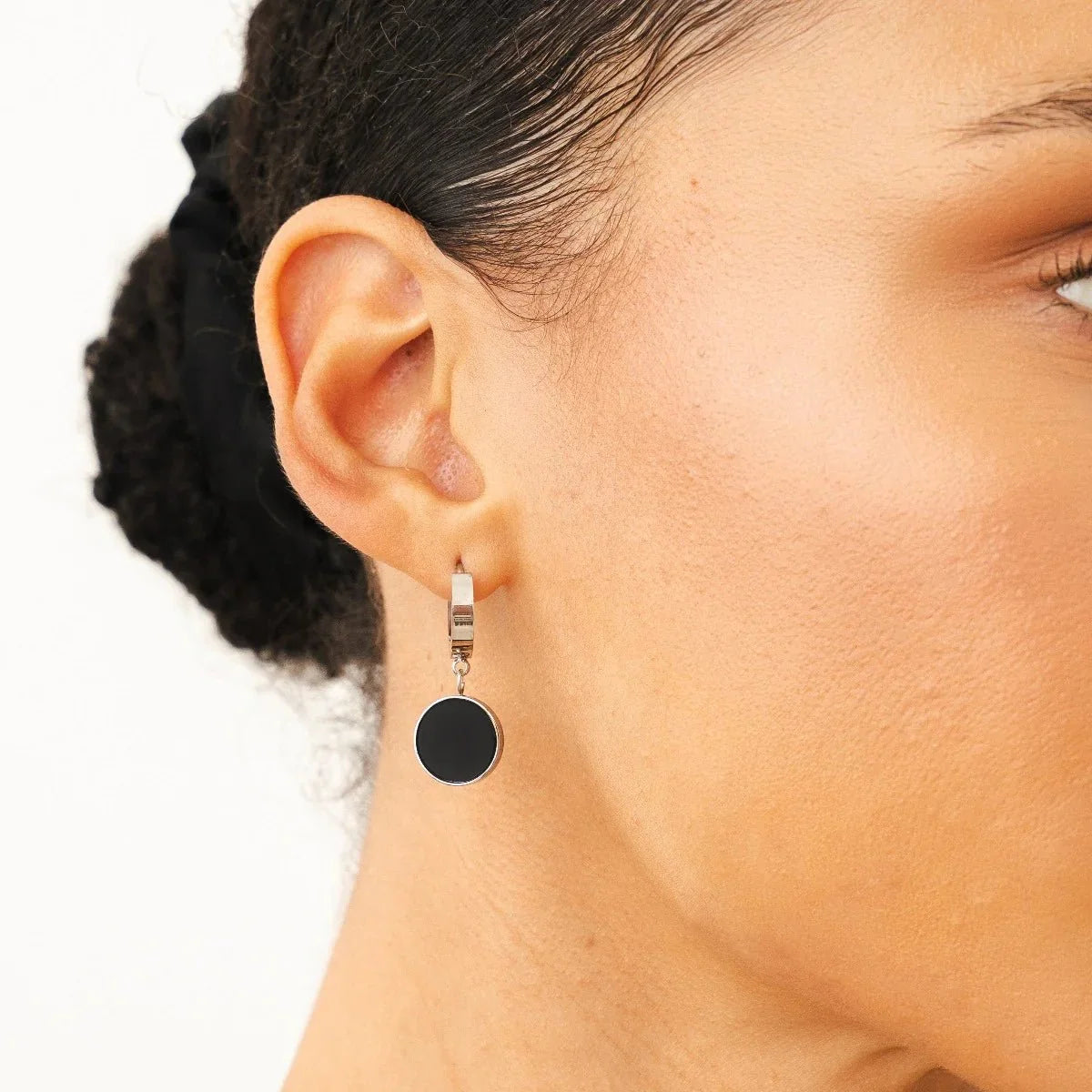 Earrings Noir Pendant Silver – Meiva earrings view 2