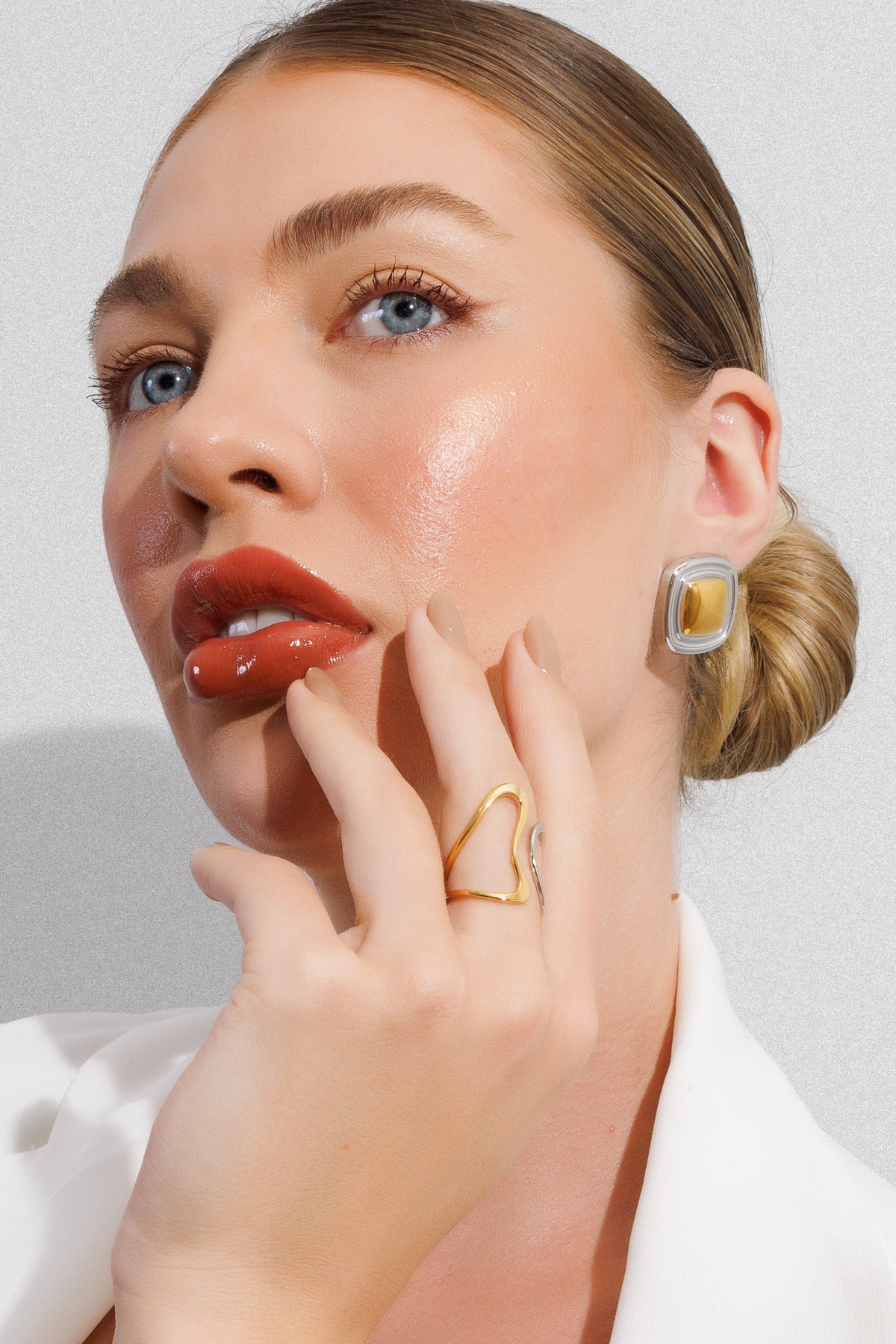 Earrings Square Lumiere Two-Tone Gold and Silver – Meiva earrings view 3