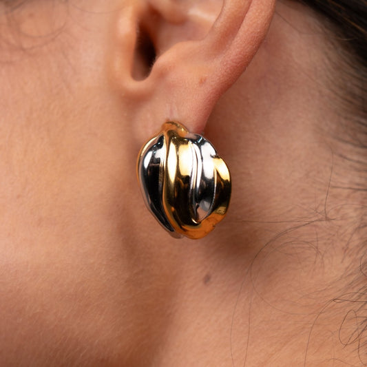 Earrings Twist Essence Two-Tone Gold and Silver – Meiva earrings view 2