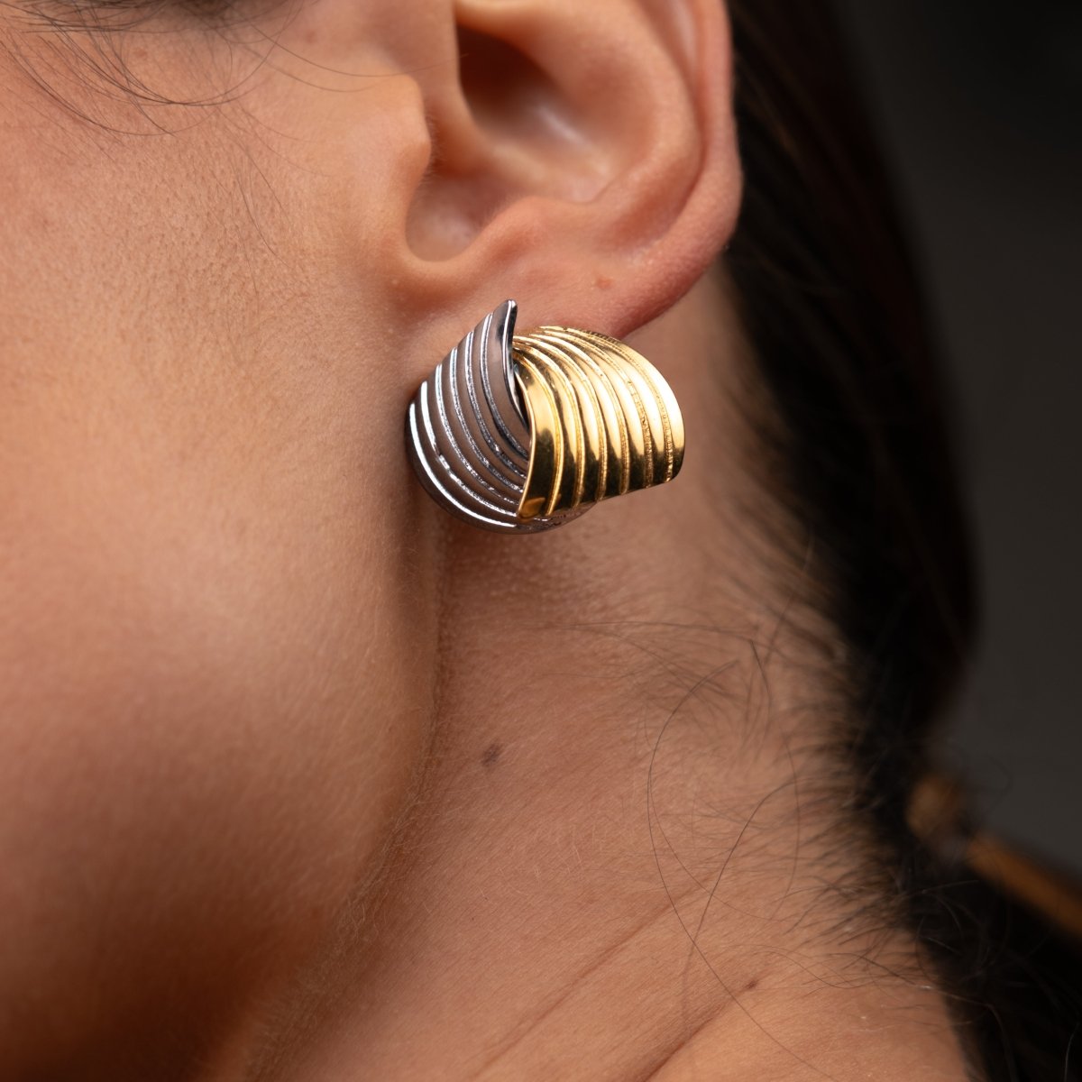 Earrings Wave Motion Two-Tone Gold and Silver – Meiva earrings view 3