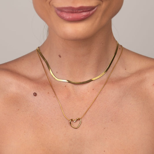 Set Minimalist Heart Necklace 18K Gold Plated in 18K gold-plated – Meiva necklace view 2