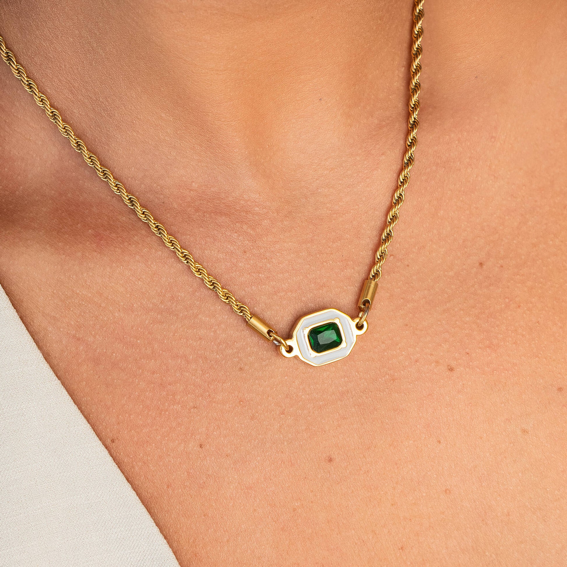 Necklace Aura Emerald 18K Gold Plated in 18K gold-plated – Meiva necklace view 2