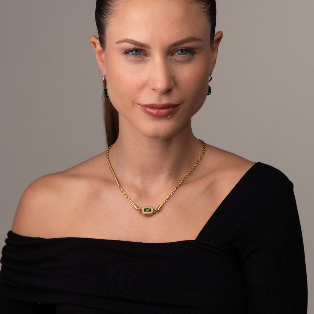 Necklace Aura Emerald 18K Gold Plated in 18K gold-plated – Meiva necklace view 7