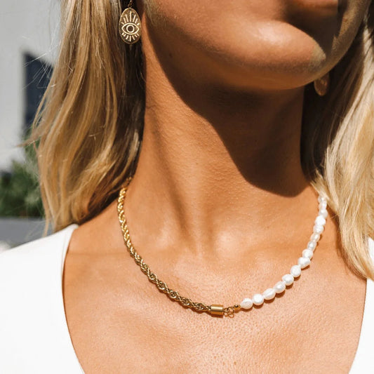 Necklace Brazilian Pearl 18K Gold Plated in 18K gold-plated, pearl – Meiva necklace view 2