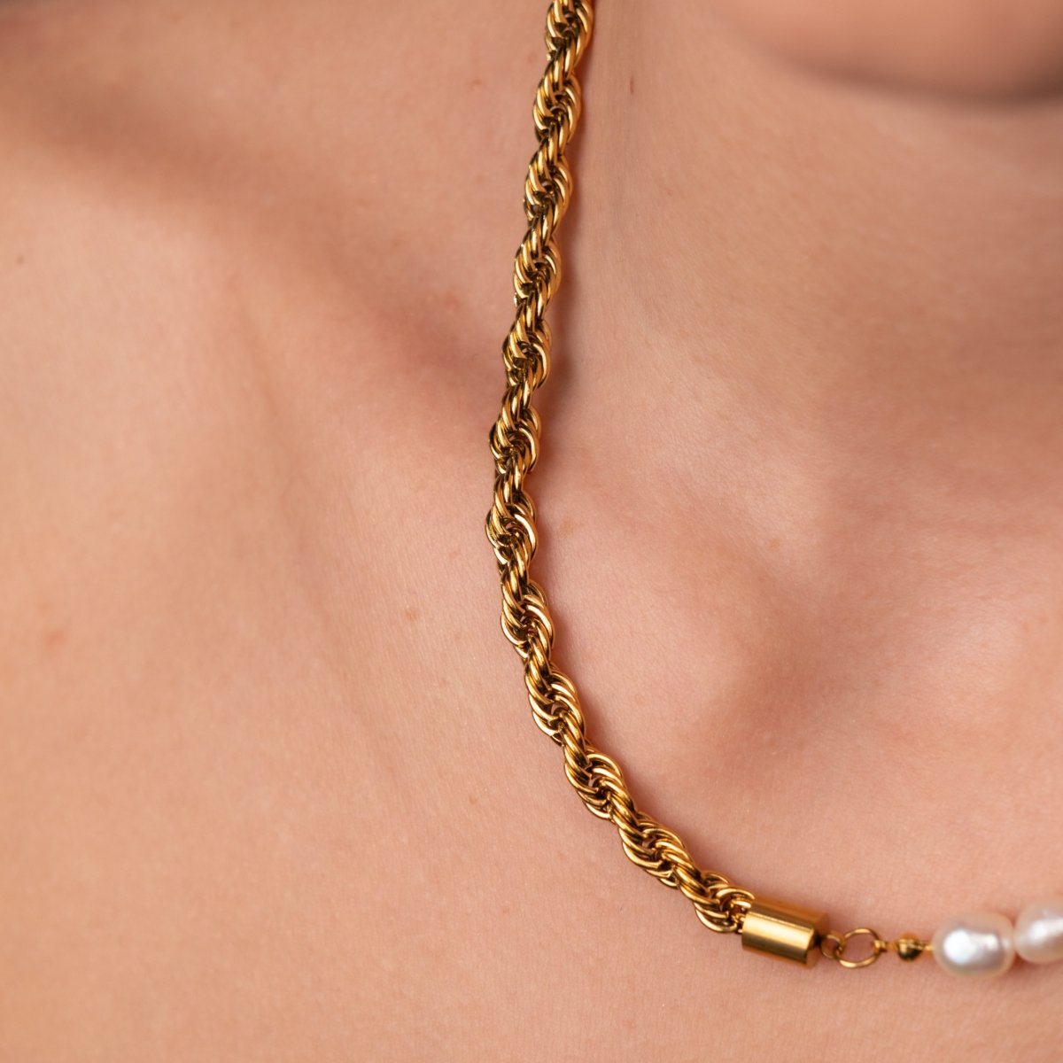 Necklace Brazilian Pearl 18K Gold Plated in 18K gold-plated, pearl – Meiva necklace view 7