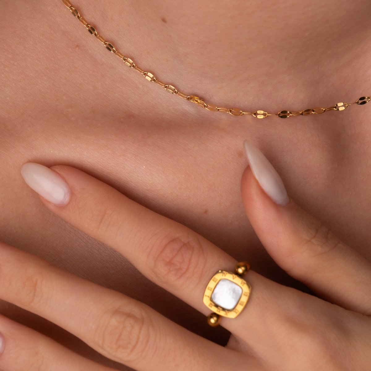 Necklace Destiny Chain 18K Gold-Plated in 18K gold-plated – Meiva necklace view 3