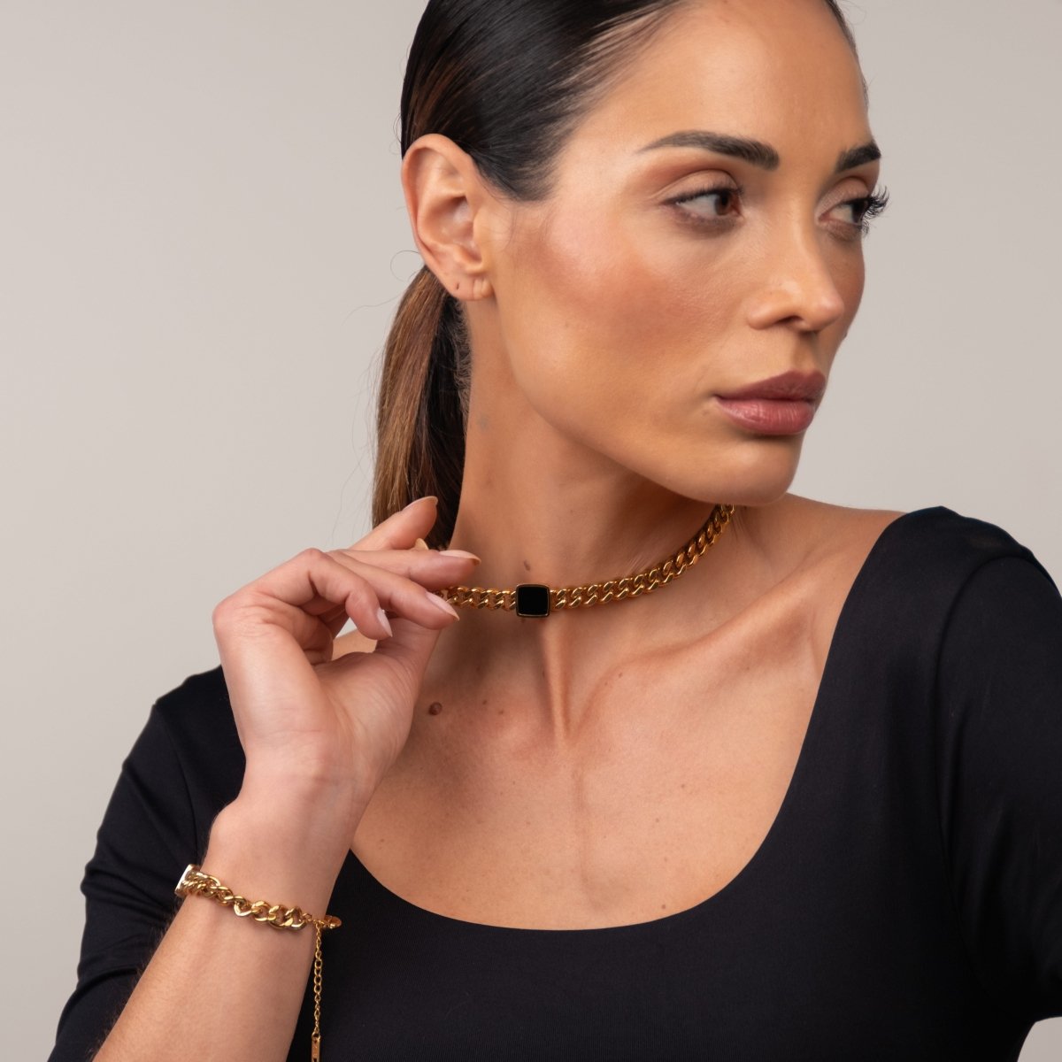 Necklace Square Onyx Stone Chain 18K Gold-Plated in 18K gold-plated – Meiva necklace view 3