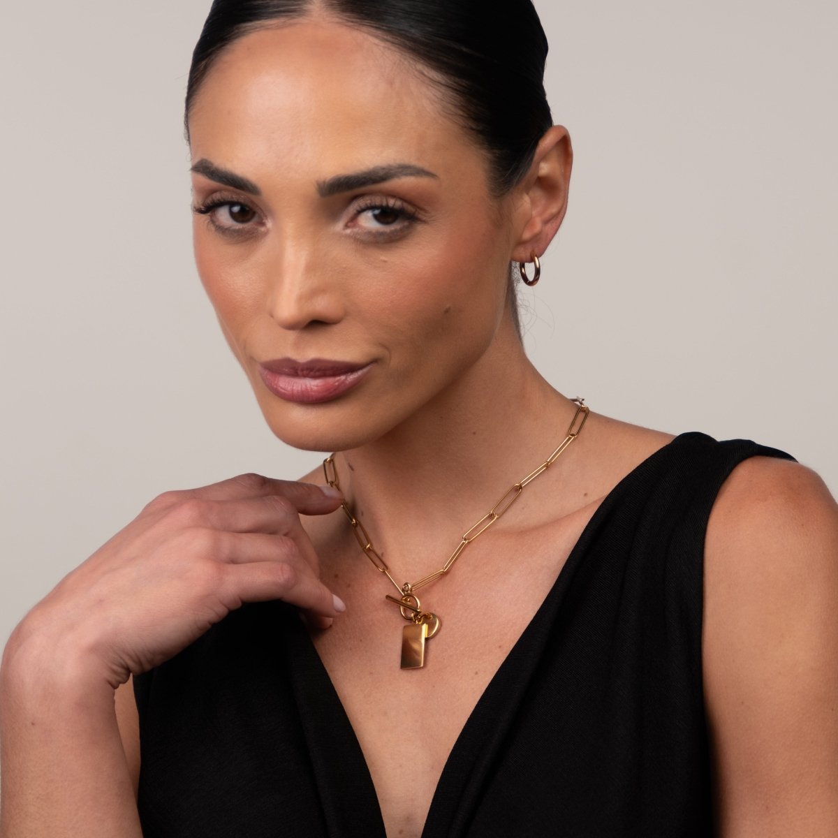Necklace Smooth Geometric Pendant Chain 18K Gold-Plated in 18K gold-plated – Meiva necklace view 5