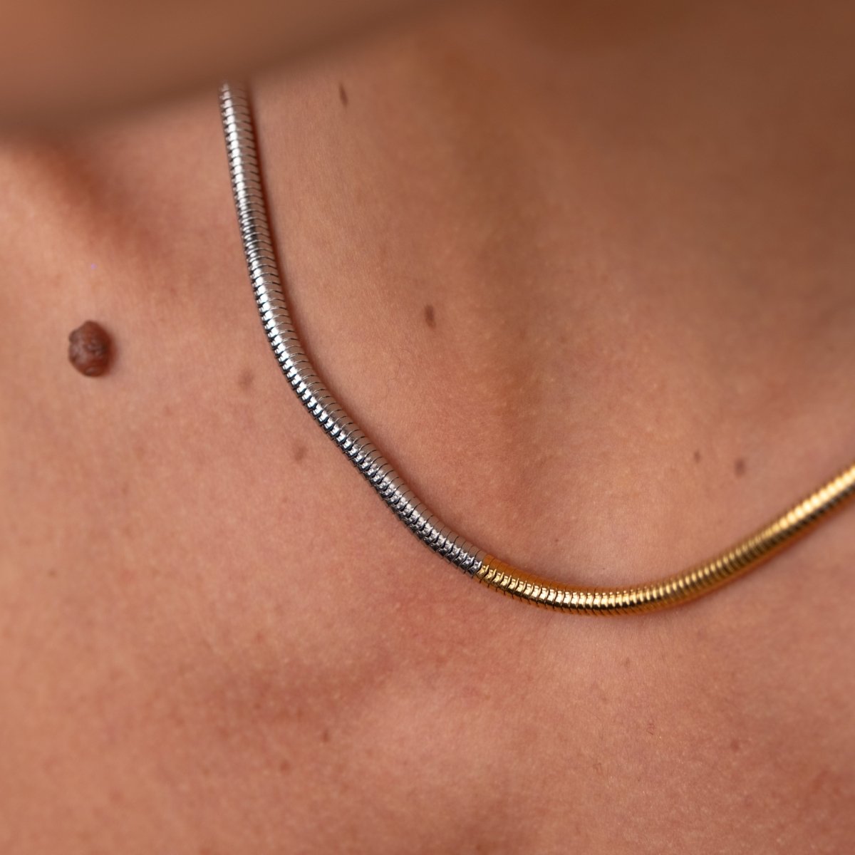 Necklace Contrast Mesh 18K Gold-Plated in 18K gold-plated – Meiva necklace view 4