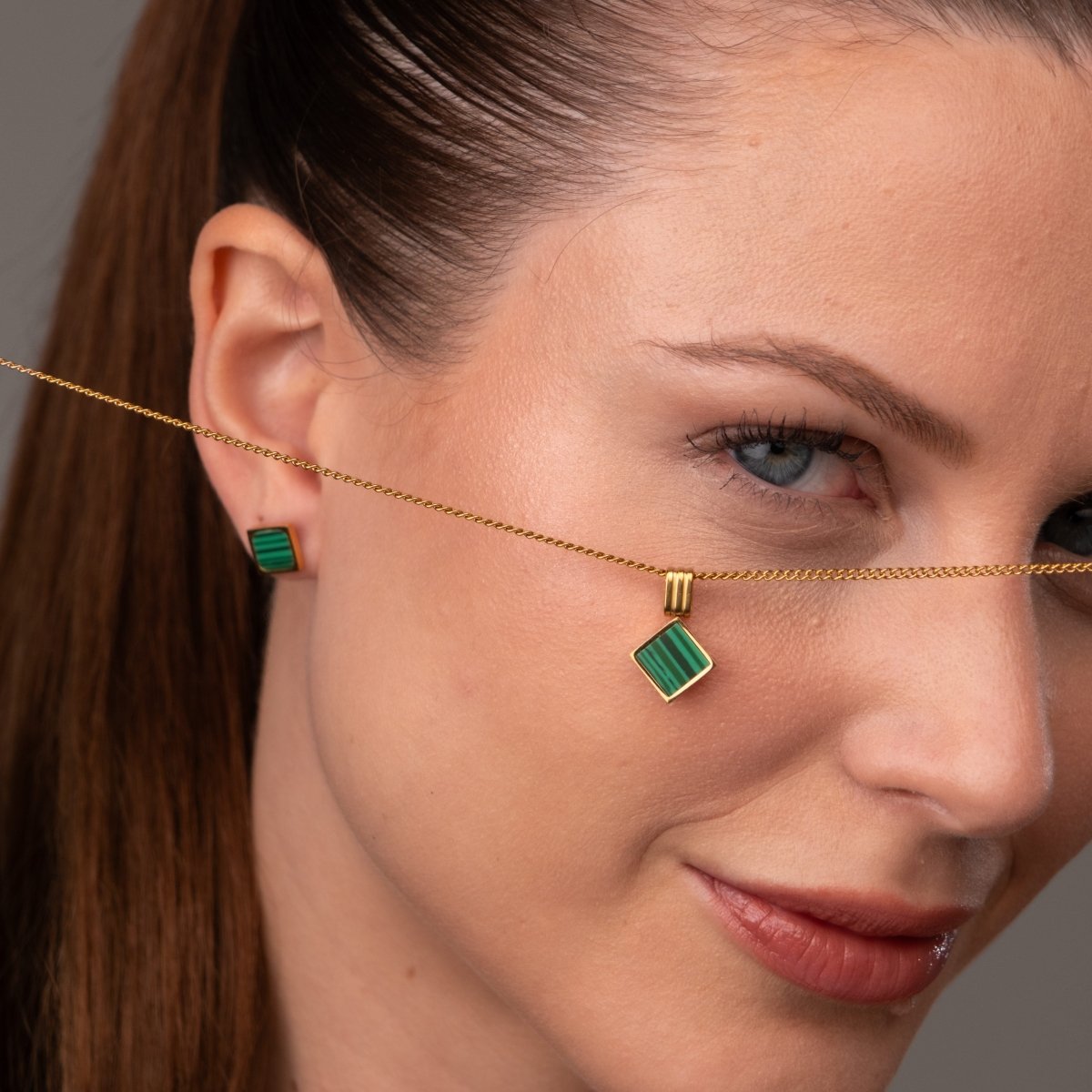 Necklace Geometric Minimal 18K Gold-Plated in 18K gold-plated – Meiva necklace view 4