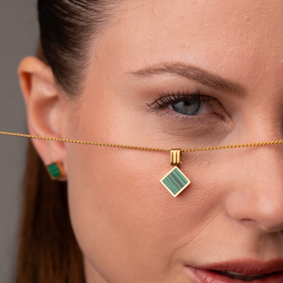 Necklace Geometric Minimal 18K Gold-Plated in 18K gold-plated – Meiva necklace view 7