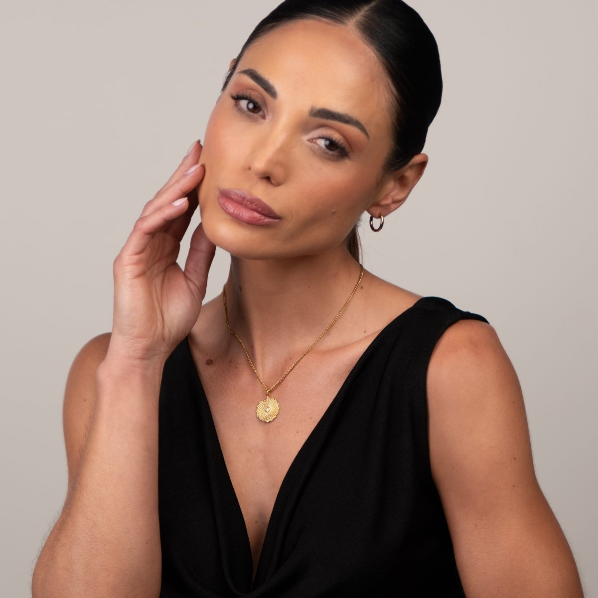 Necklace Glow 18K Gold-Plated in 18K gold-plated – Meiva necklace view 3
