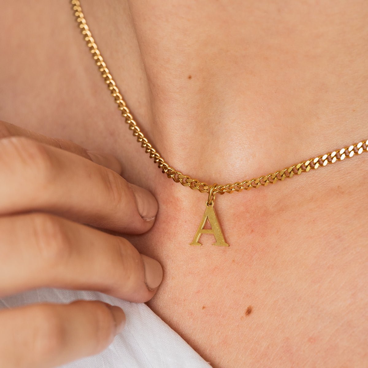 Necklace Chain Initial Letter 18K Gold-Plated in 18K gold-plated – Meiva necklace view 2