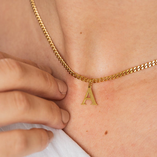 Necklace Chain Initial Letter 18K Gold-Plated in 18K gold-plated – Meiva necklace view 2