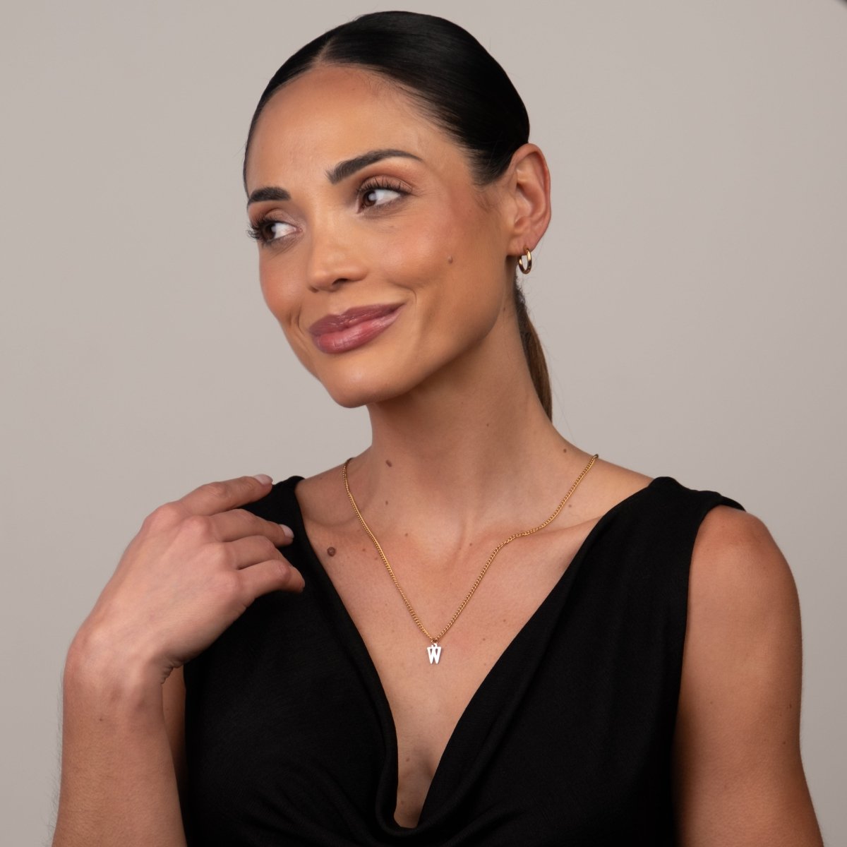 Necklace Chain Initial Letter 18K Gold-Plated in 18K gold-plated – Meiva necklace view 4
