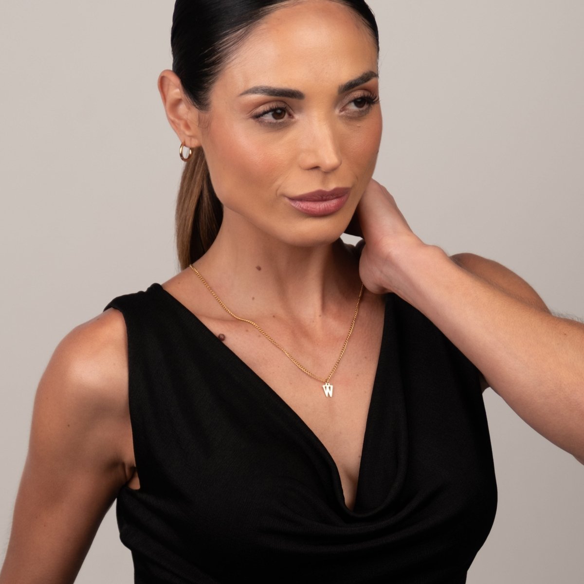 Necklace Chain Initial Letter 18K Gold-Plated in 18K gold-plated – Meiva necklace view 5
