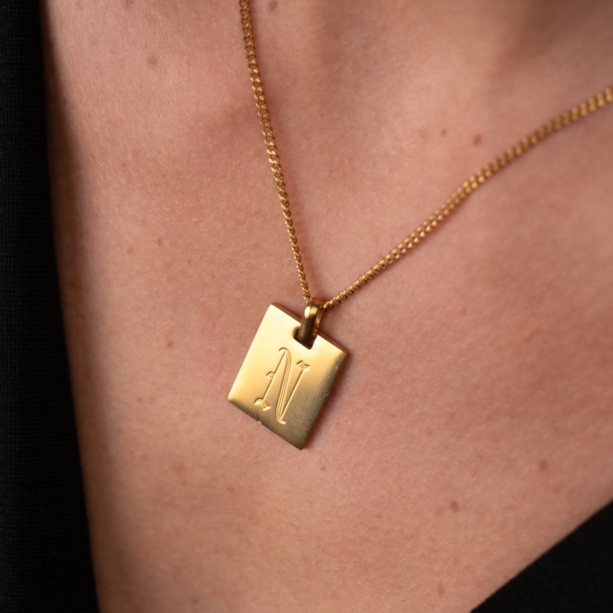 Necklace Modern Initial Letter 18K Gold-Plated in 18K gold-plated – Meiva necklace view 3