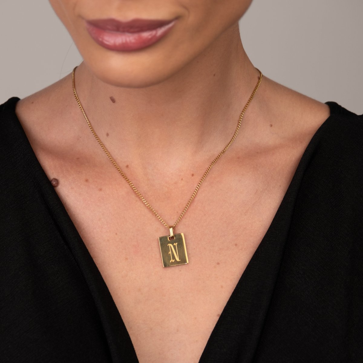 Necklace Modern Initial Letter 18K Gold-Plated in 18K gold-plated – Meiva necklace view 4