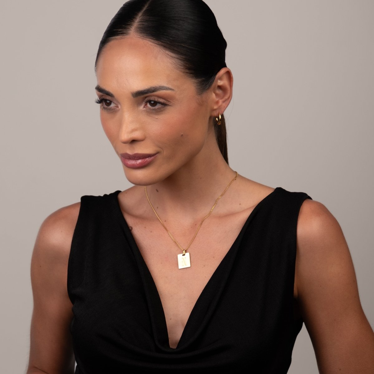 Necklace Modern Initial Letter 18K Gold-Plated in 18K gold-plated – Meiva necklace view 5