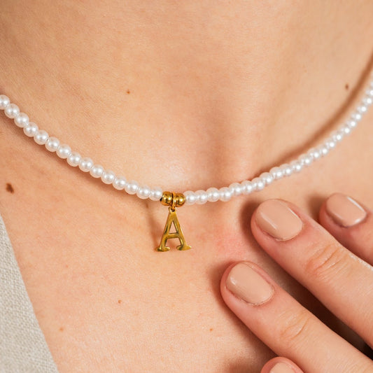 Necklace Pearl Initial Letter 18K Gold-Plated in 18K gold-plated, pearl – Meiva necklace view 2