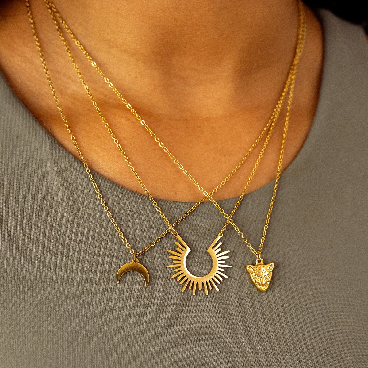 Necklace Moon Pendant 18K Gold-Plated in 18K gold-plated – Meiva necklace view 4